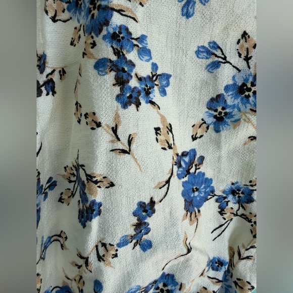 A New Day Women’s Flutter Short Sleeve Blouse, Cream Floral - Picture 4 of 4